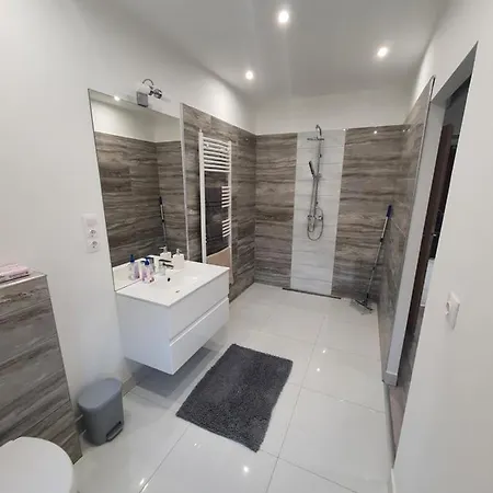 Erdei Apartment